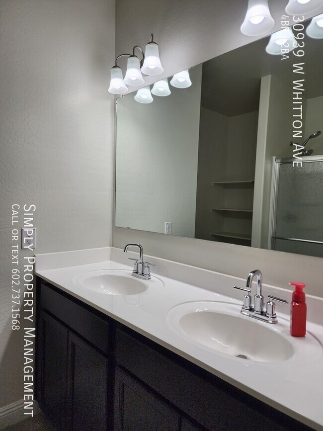 Building Photo - 30939 W Whitton Ave