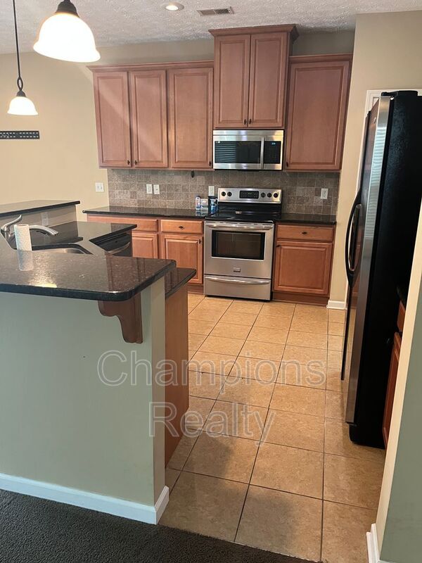 Building Photo - 5766 Olivia Ln