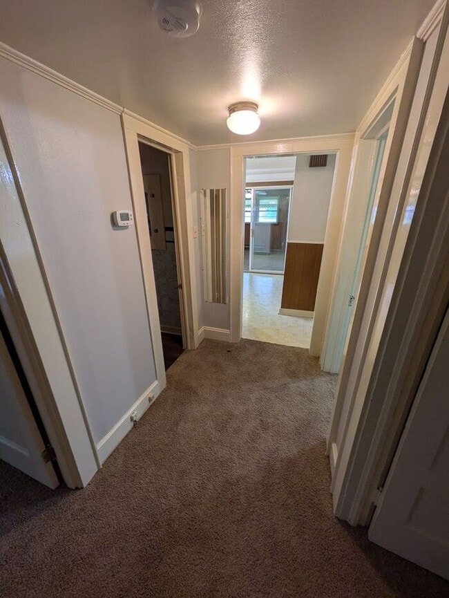 Building Photo - 2BD/2BA Single Family Home in Conover
