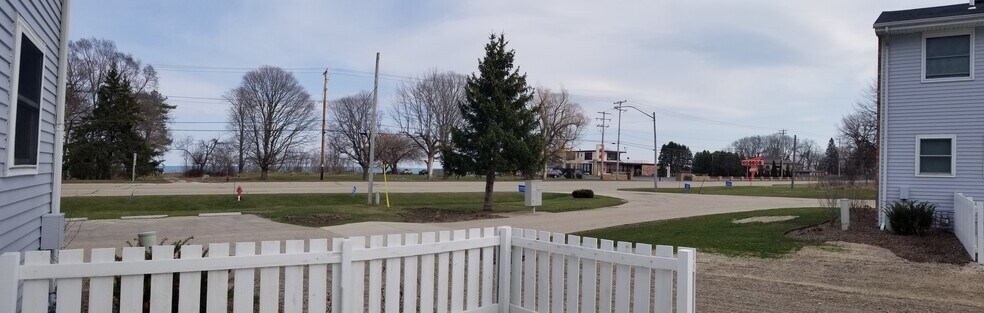 Building Photo - 101 2nd Pl