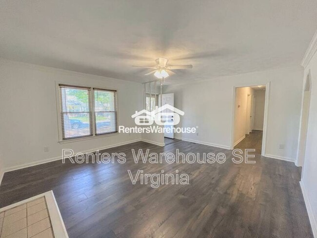 Building Photo - 411 Linkenborough Dr