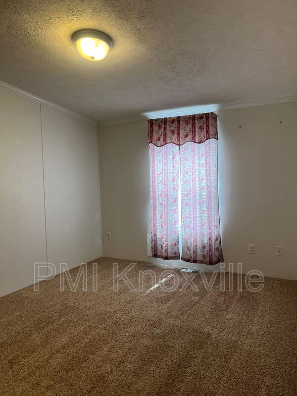 Building Photo - 8821 Trout Rd