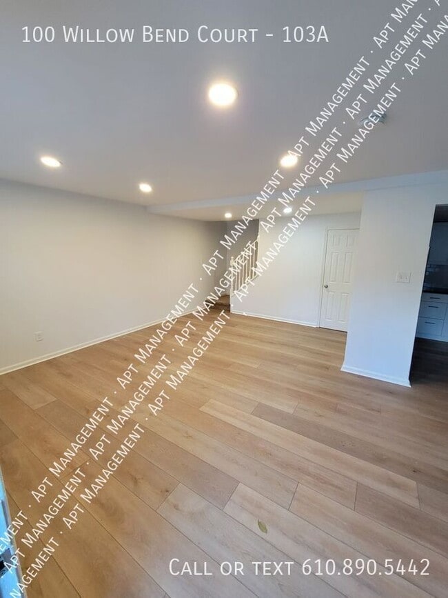 Building Photo - 100 Willow Bnd Ct