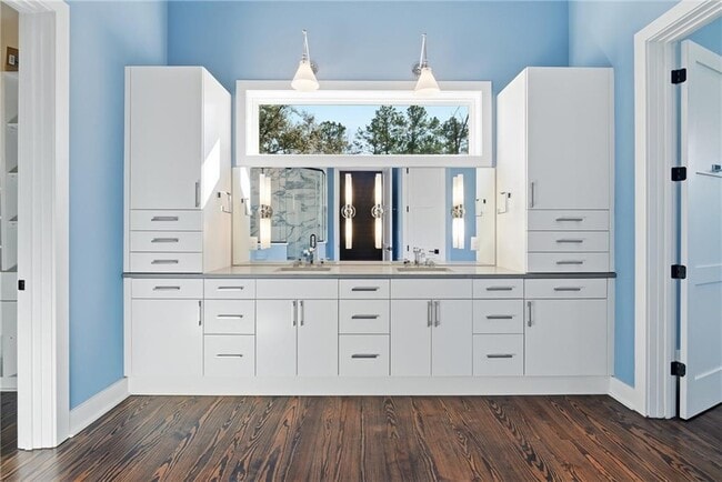 Building Photo - 5406 Old Jesup Rd