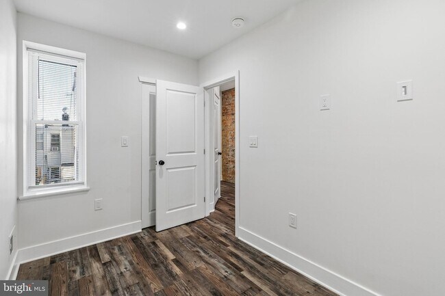 Building Photo - 3156 Almond St