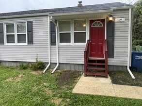 Building Photo - Baltimore - 3 bedroom and 1 Bathroom Available!