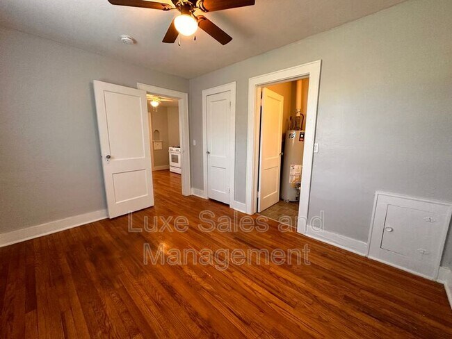 Building Photo - 503 N Baumann Ave