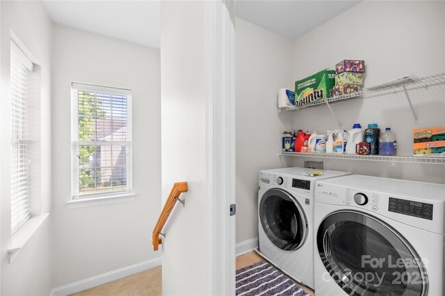 Building Photo - 10732 Alvarado Way