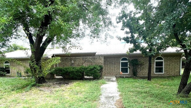 Building Photo - 1600 Halbert St