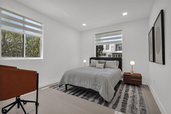 Building Photo - 7509 NW 99th Ave