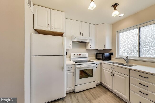 Building Photo - 18509 Owl Run Way