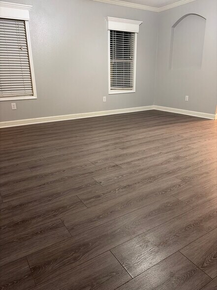 Building Photo - 511 S California St