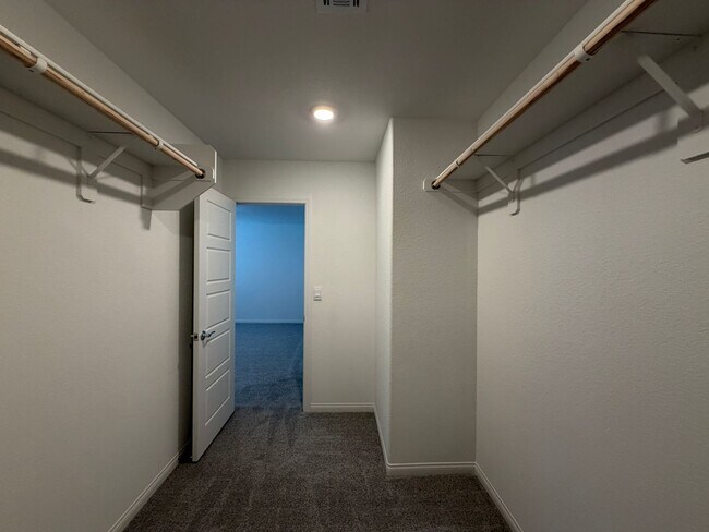 Building Photo - New Build - Never Lived In