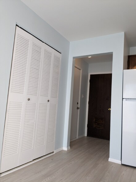 Building Photo - 213 Logan St