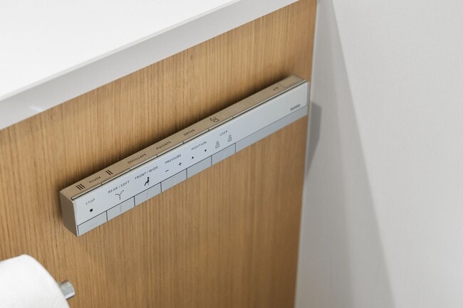 Building Photo - SKY ALA MOANA 3709 - 2 Bedroom & 2 Bathroom