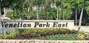 Building Photo - 916 NE 27th Ave