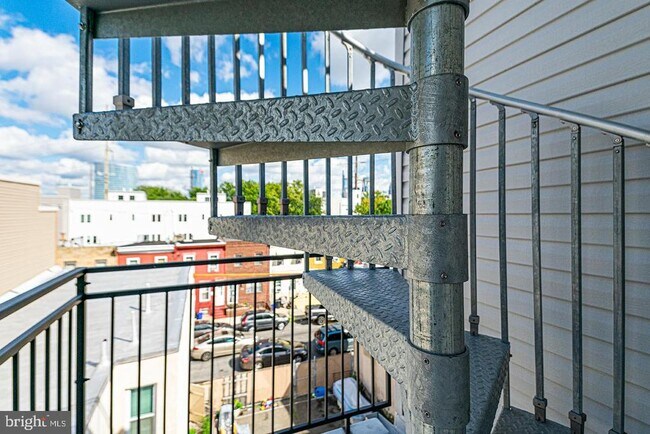 Building Photo - 2535 Annin St