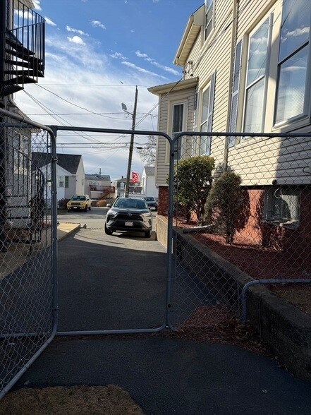 Building Photo - 212 Bradstreet Ave