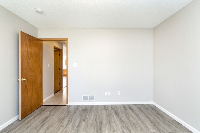 Building Photo - 608 Goodrich Dr