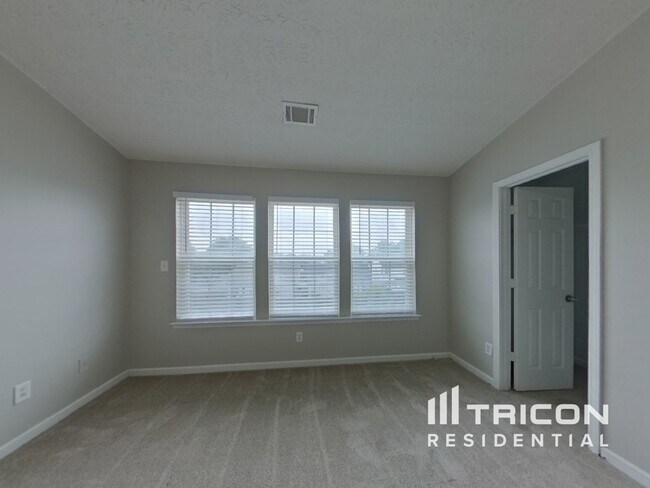 Building Photo - 1740 Courtyard Ln