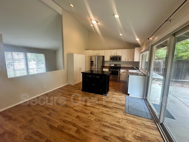 Building Photo - 29362 Hillrise Dr