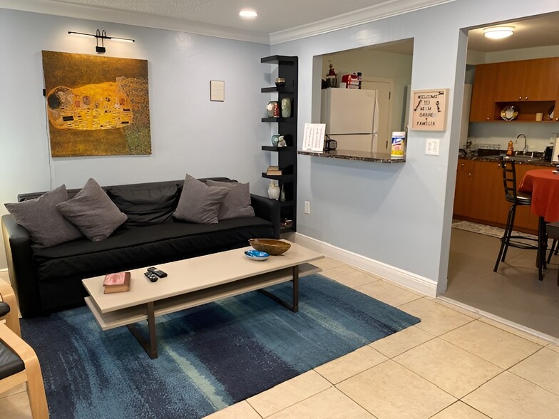 Living room - 117 NW 47th Ter