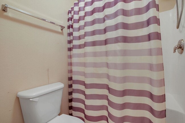 Building Photo - Spacious 3 Bedroom Townhome with Fireplace & Deck