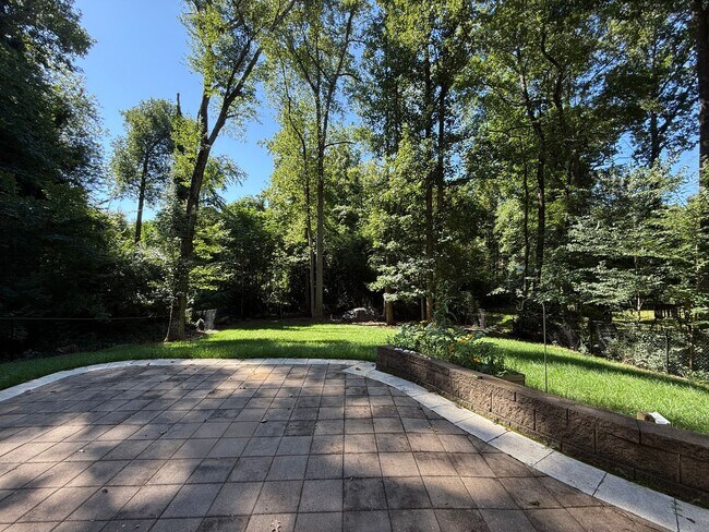 Building Photo - 6714 Amberley Ln