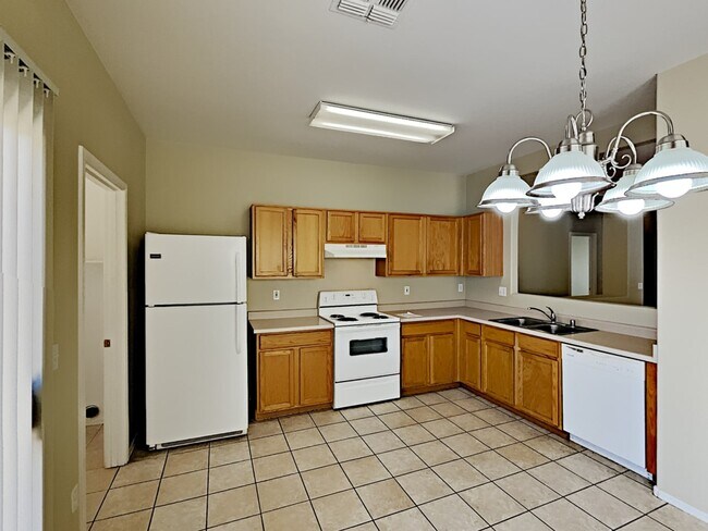 Building Photo - 2352 E Hazeltine Way