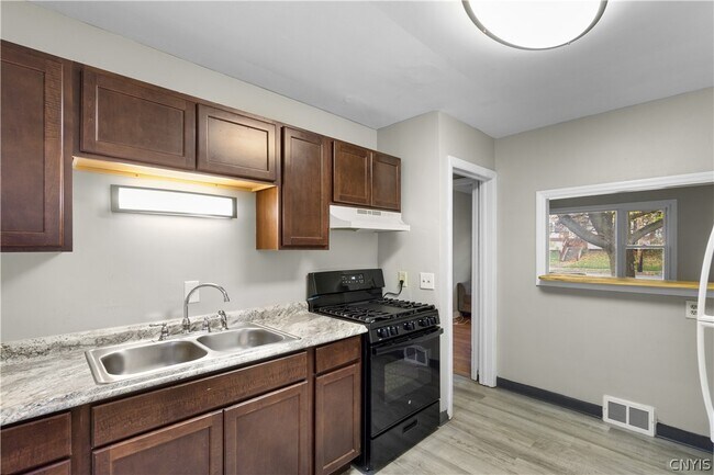 Building Photo - 326 Grant Blvd