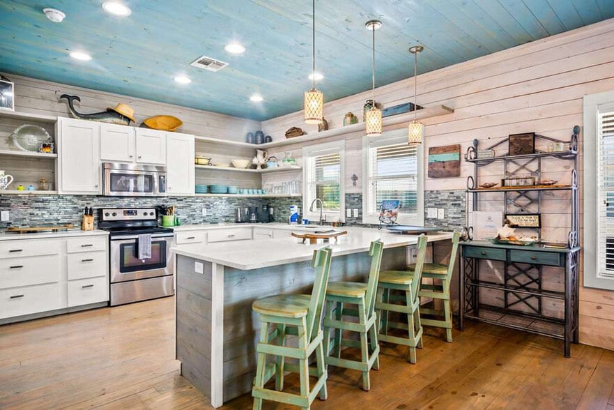 Building Photo - 2727 Eleventh Street-SI ID1023166P