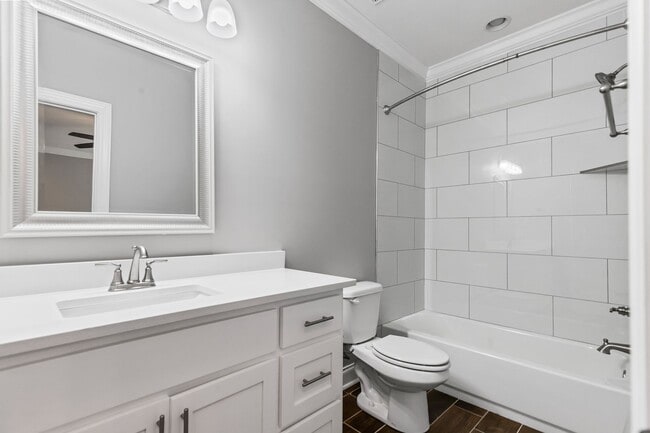 Building Photo - Available July 15th!