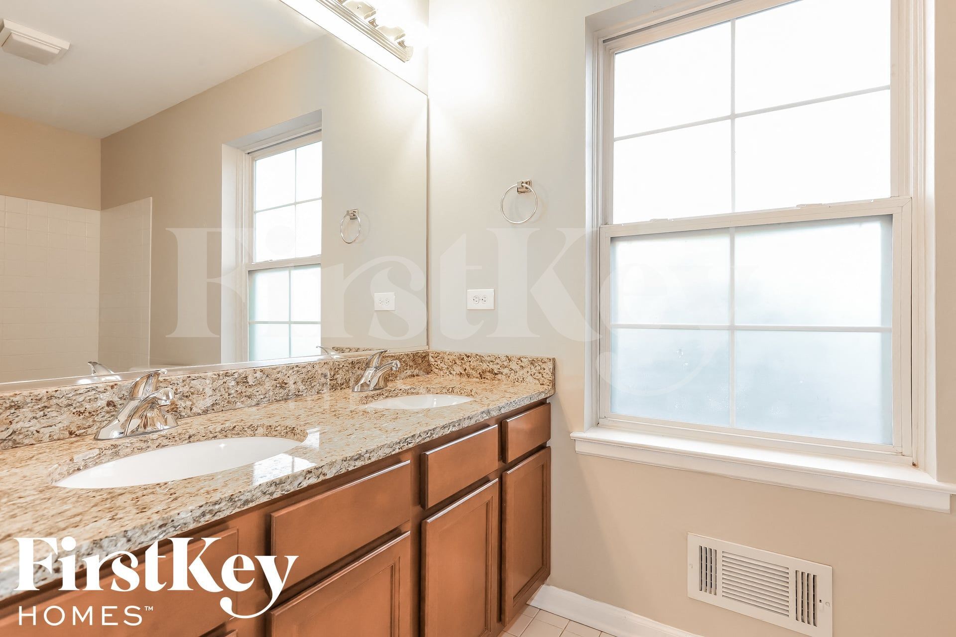 Building Photo - 298 N Crooked Lake Ln