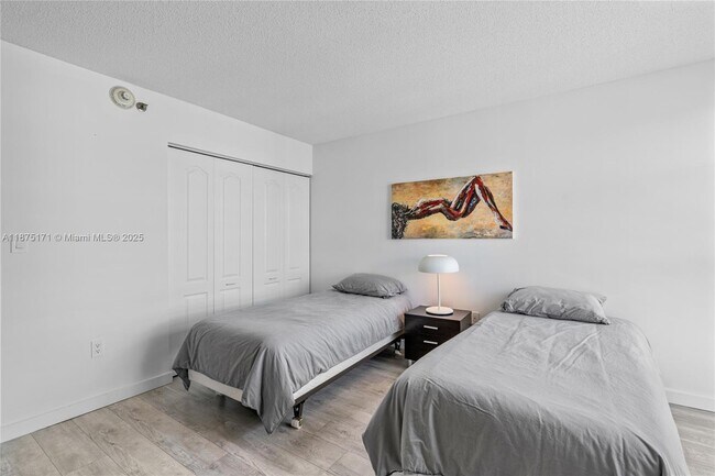 Building Photo - 5757 Collins Ave