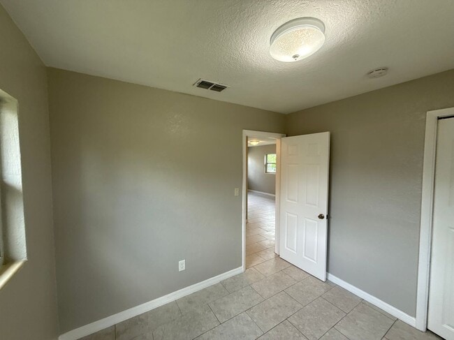 Building Photo - 1450 Powhatan Ct