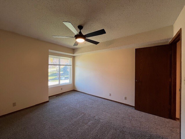 Building Photo - 3988 Fairway Hills Dr