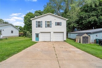 Building Photo - 51 Singleton St