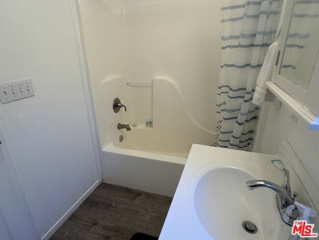 Building Photo - 208 E Mountain View Blvd