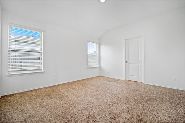 Building Photo - 14634 Cyn Pnes Ln