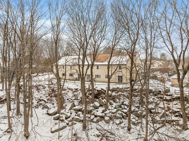 Building Photo - 73 Kennedy Dr