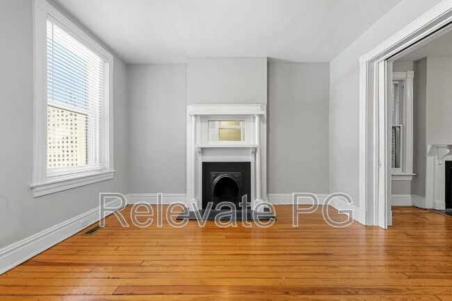 Building Photo - 24 S Davis Ave