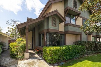 Building Photo - Gorgeous 2 Bedroom Townhouse in the Heart of Mira Mesa!
