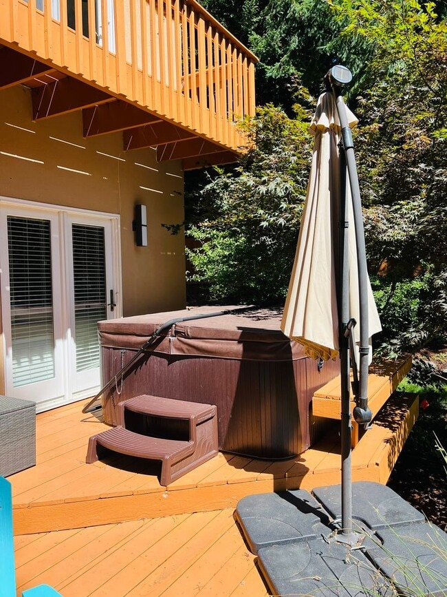Building Photo - REDUCED RENT; Beautiful and Spacious 3BD +...