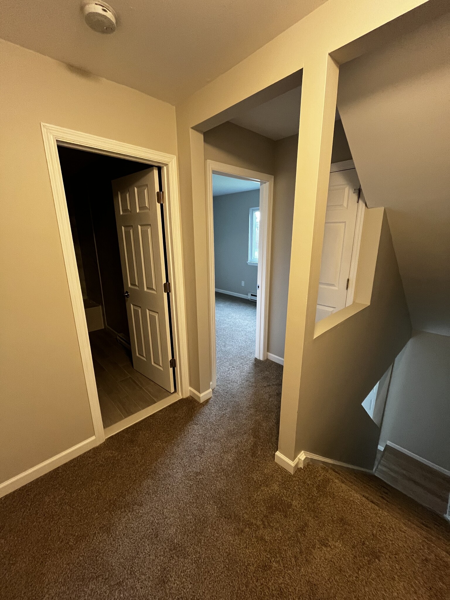 Building Photo - 56 Suncrest Dr