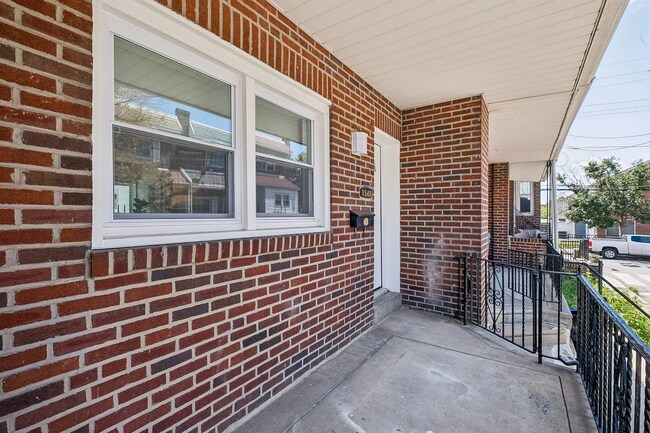 Building Photo - Stylishly Renovated 3-Bedroom Home with Private Patio in Grays Ferry — Accepting ALL PHA voucher ...