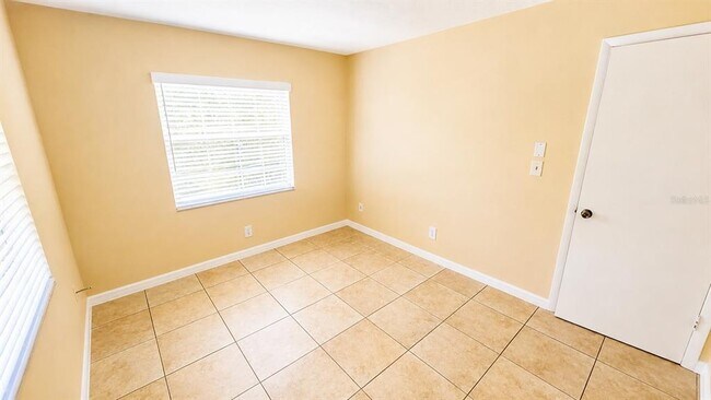 Building Photo - 2405 Aspinwall St