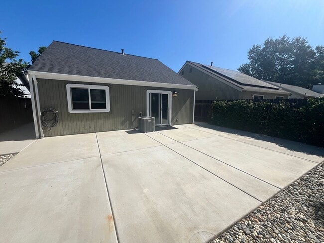 Building Photo - Charming 3/2 Home in Woodland-$500.00 OFF ...