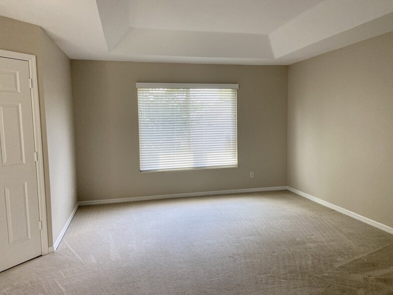 Building Photo - 1408 Holly Glen Run