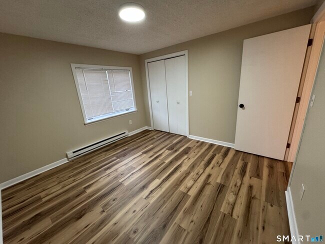 Building Photo - 143 Main St