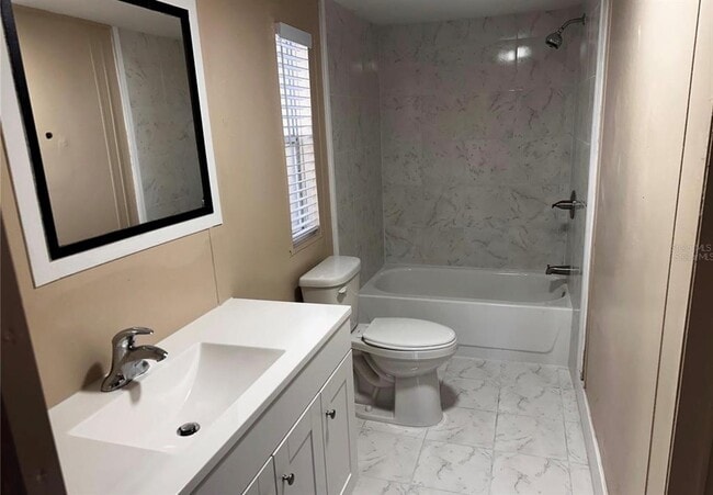 Building Photo - 12111 Anderson Dr
